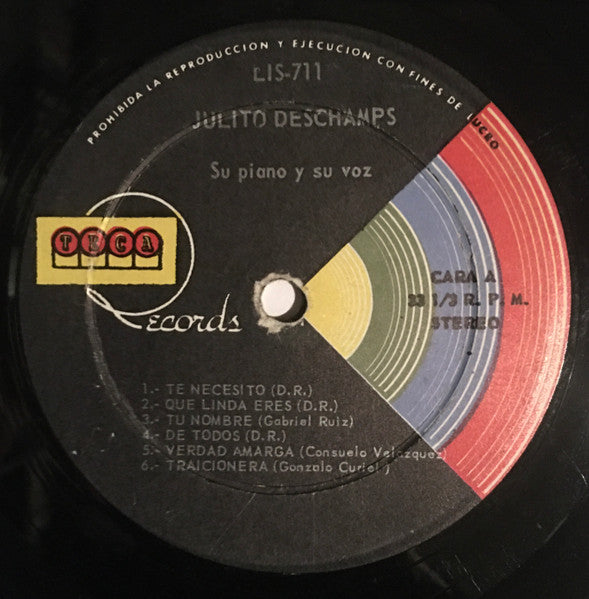 Su piano y su voz