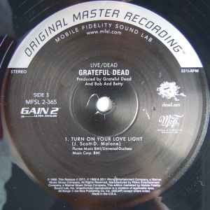 Live / Dead